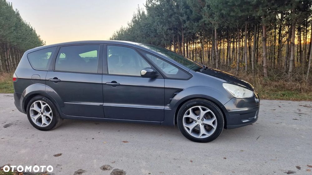 Ford S-Max - 12