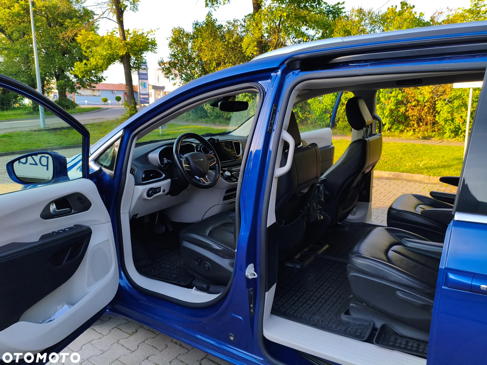 Chrysler Pacifica - 9