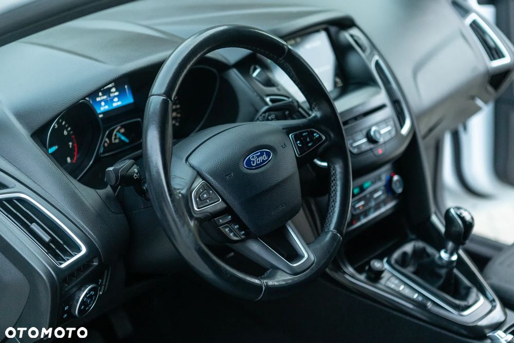 Ford Focus - 24