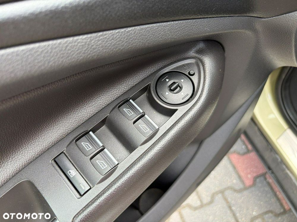 Ford Kuga - 12
