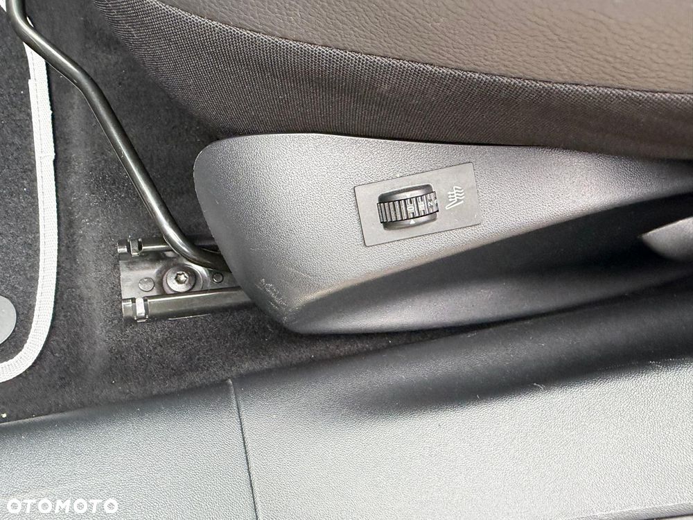 Peugeot 2008 e-HDi FAP 115 STOP & START Allure - 27