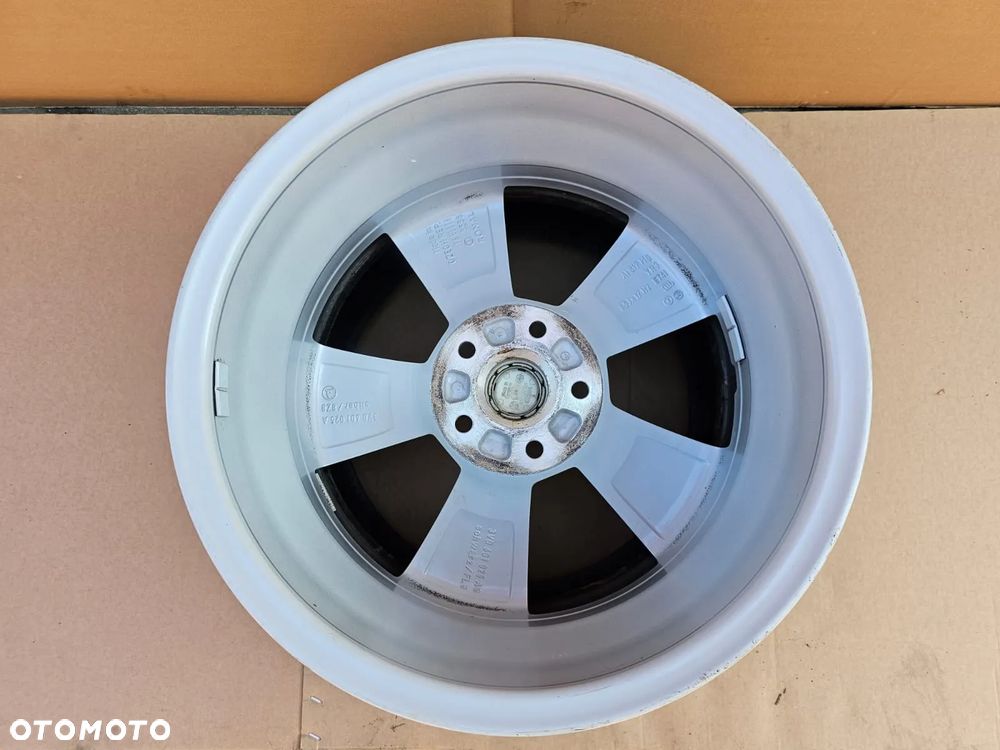 (F104) Skoda SuperB 3 III OE / 3V0 601 025A / 6,5Jx17 ET41 5x112 - 5