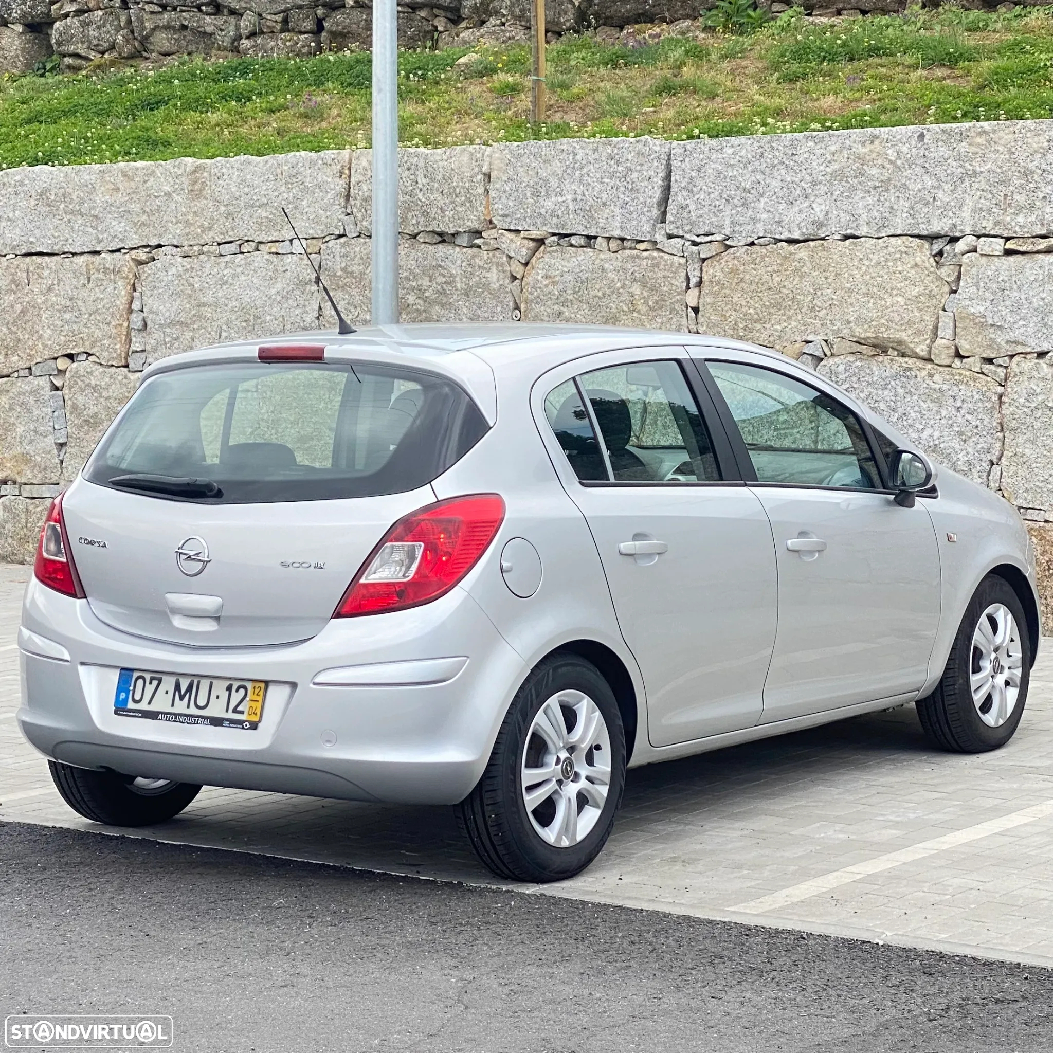 Opel Corsa 1.3 CDTi Enjoy EcoFLEX - 4