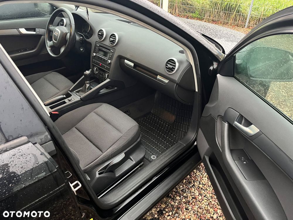 Audi A3 3-drzwiowe 1.6 TDI DPF Ambiente - 14