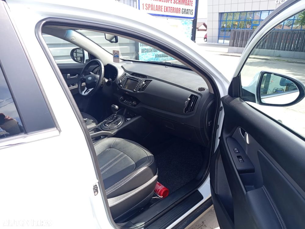 Kia Sportage 2.0 CRDI 4WD Automatik Dream-Team Edition - 7