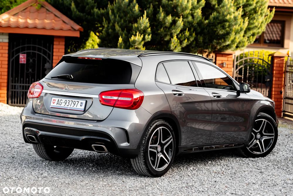 Mercedes-Benz GLA 250 4Matic 7G-DCT AMG Line - 10