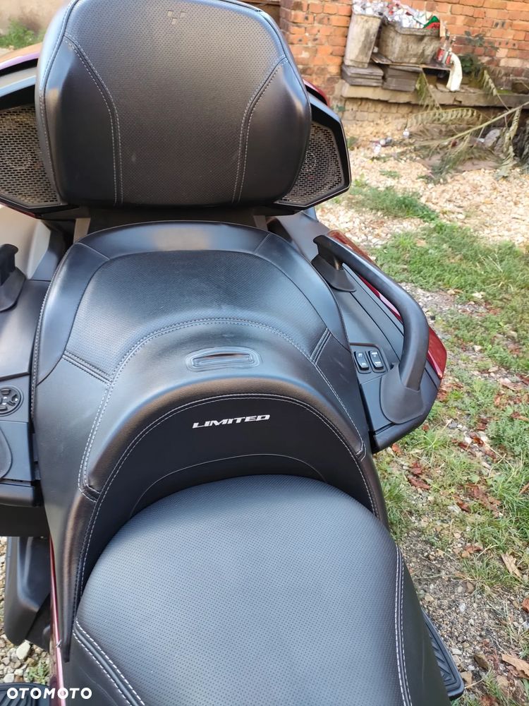 Can-Am Spyder - 8