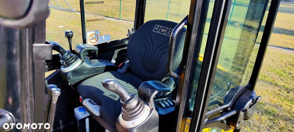 JCB JCB 8026 CTS mini Koparka 1317 MTG sprowadzona 3 łyżki szybkozłącze hydrauliczne piękny stan GOODBER 8025 - 8