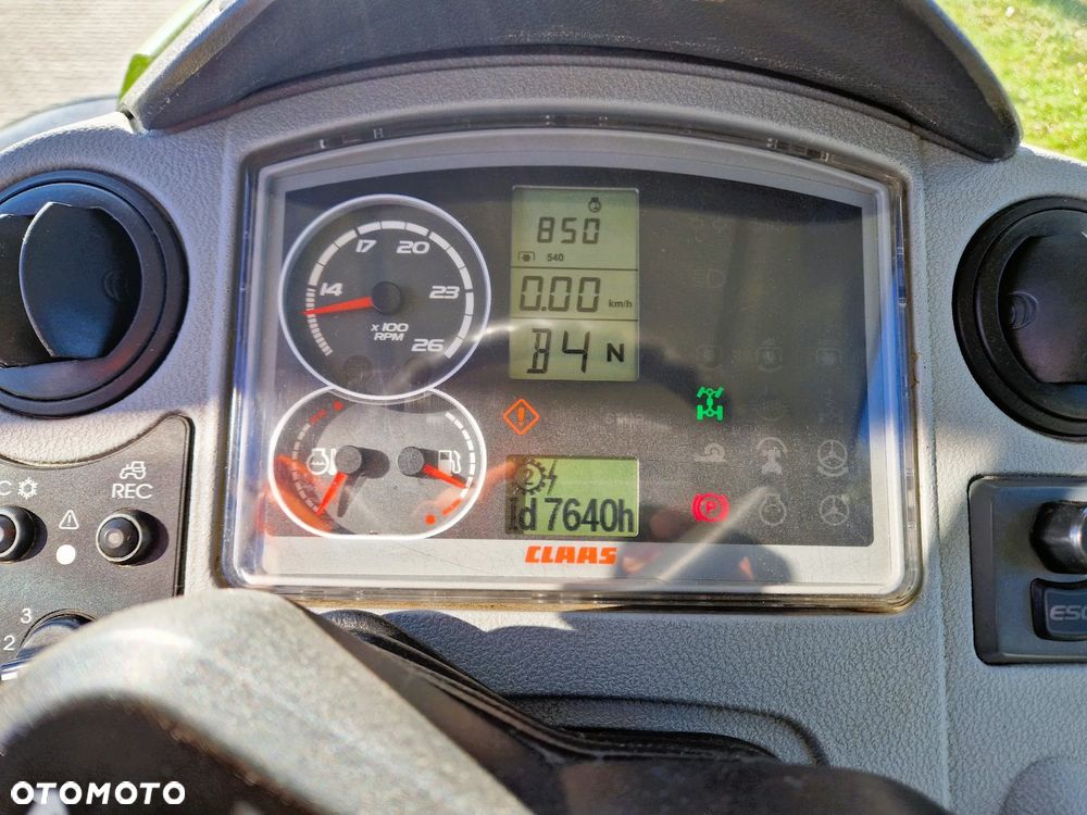 Claas Axion 810 - 12