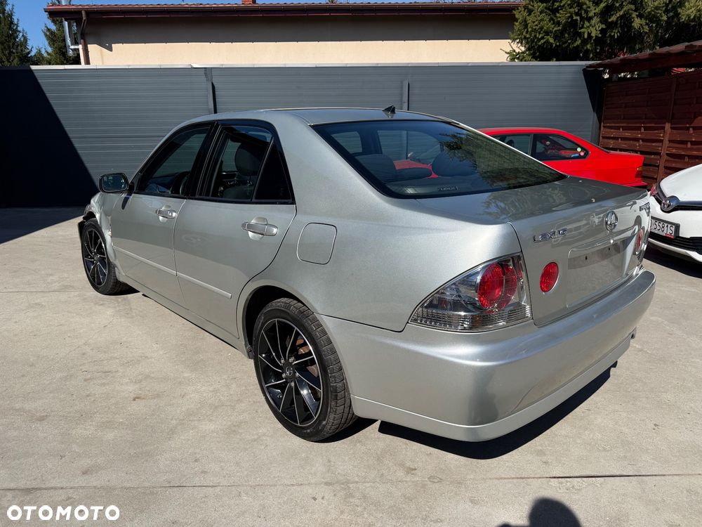 Lexus IS 200 Elegance - 12