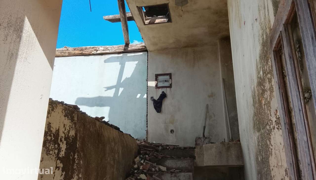 Ruína em pedra para venda, Candemil, Vila Nova de Cerveira - Grande imagem: 2/26