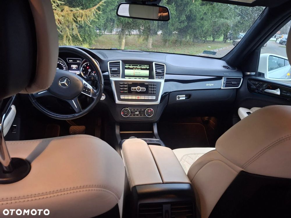 Mercedes-Benz ML - 23