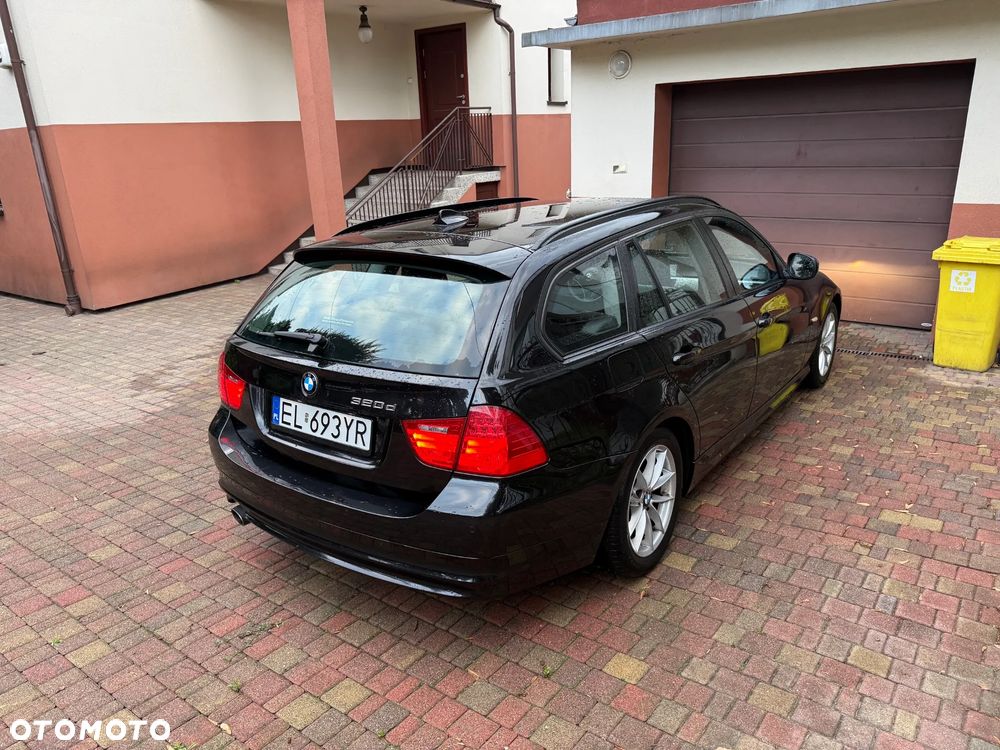 BMW Seria 3 320d DPF Efficient Dynamics Edition - 4