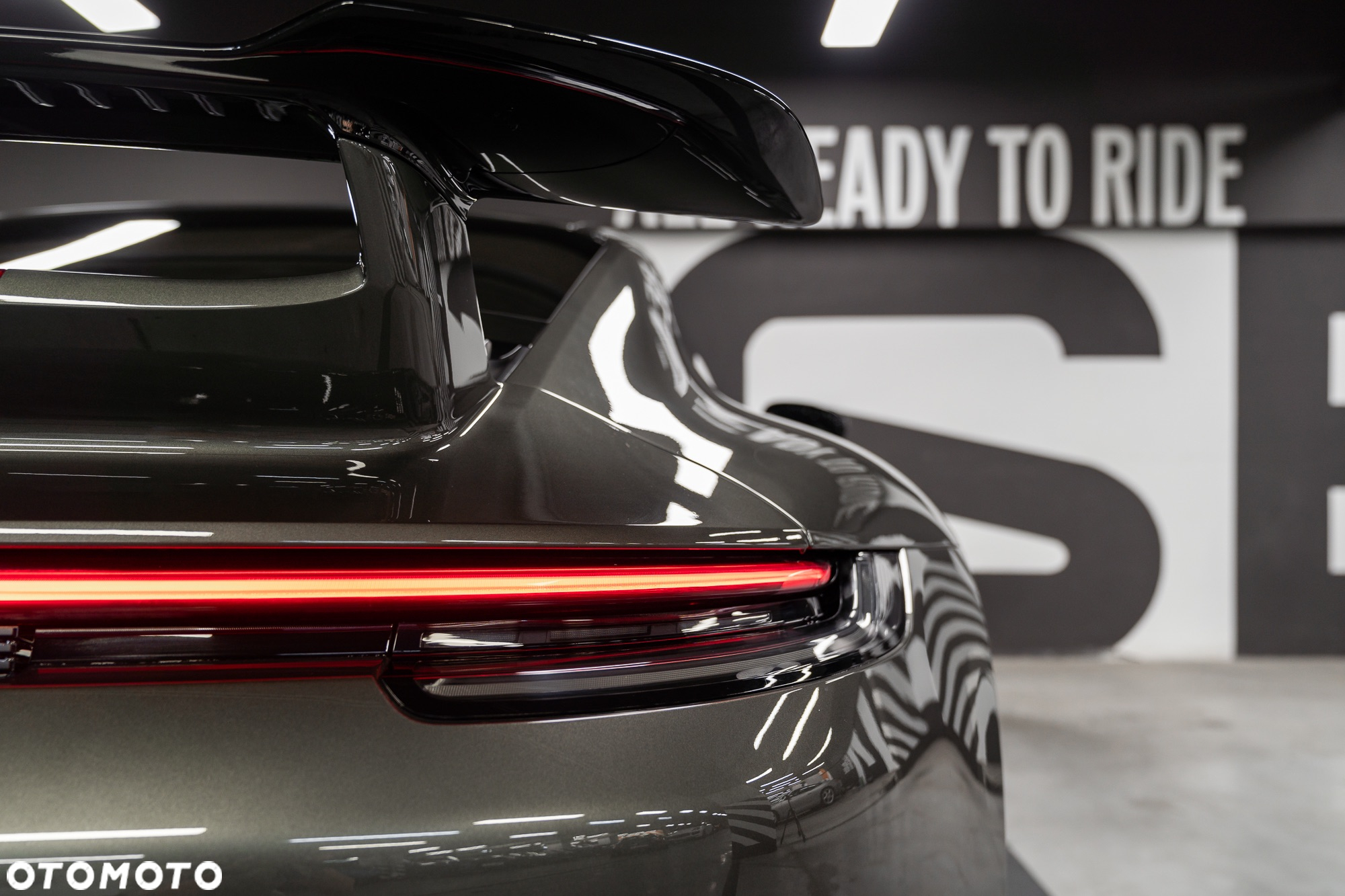 Porsche 911 Carrera 4 GTS - 19