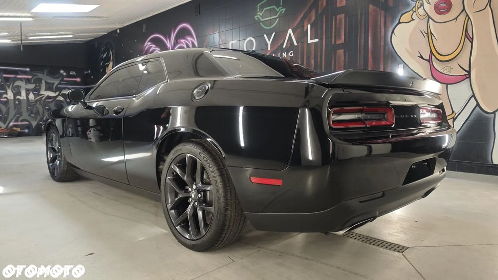 Dodge Challenger - 15