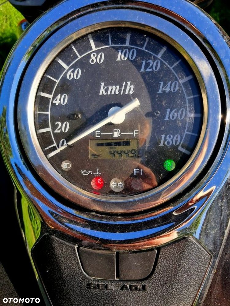 Suzuki VL 800 Volusia - 8