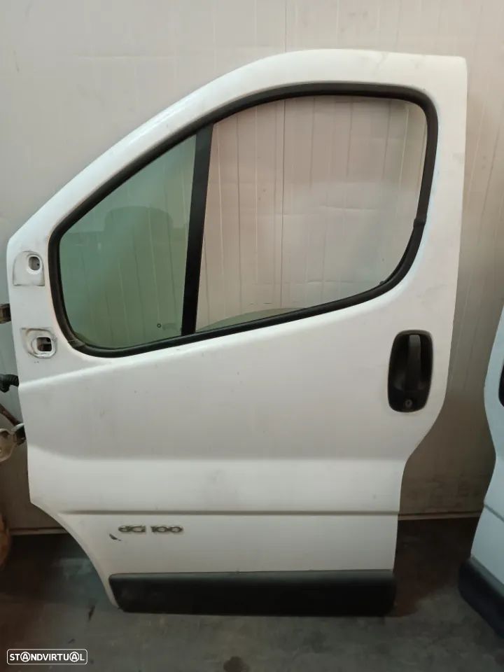 PORTA RENAULT TRAFIC II / OPEL VIVARO / PRIMASTAR - FRENTE ESQUERDA / DIREITA - 1