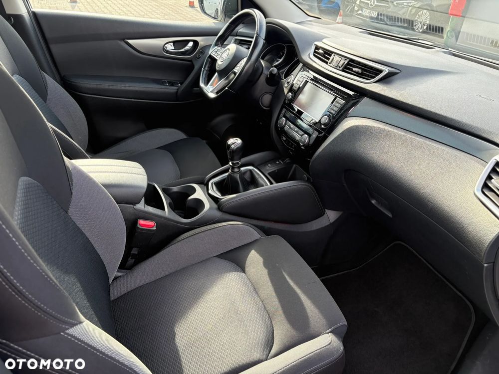 Nissan Qashqai 1.3 DIG-T N-Connecta - 24