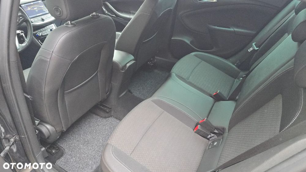 Opel Astra 1.4 T Elite - 11