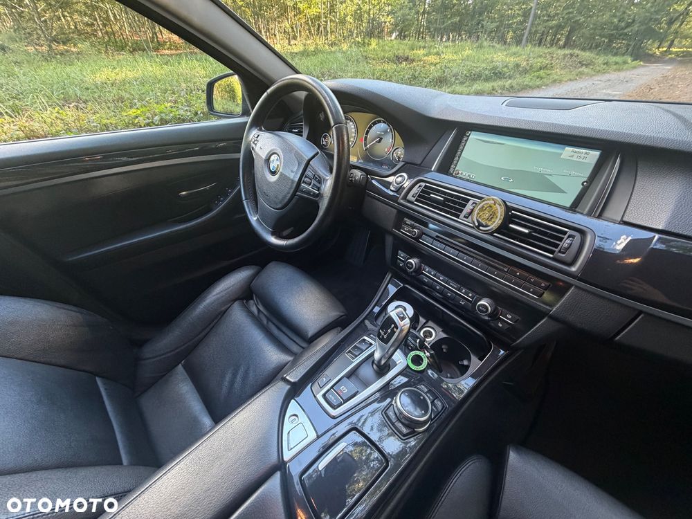 BMW Seria 5 525d - 19