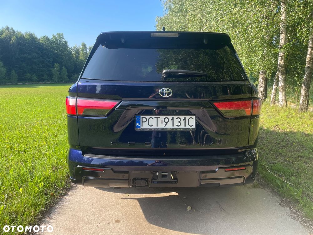 Toyota Sequoia - 5