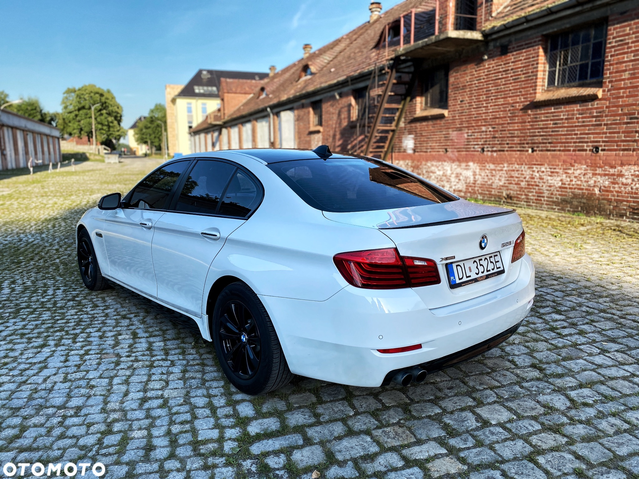 BMW Seria 5 528i xDrive - 12