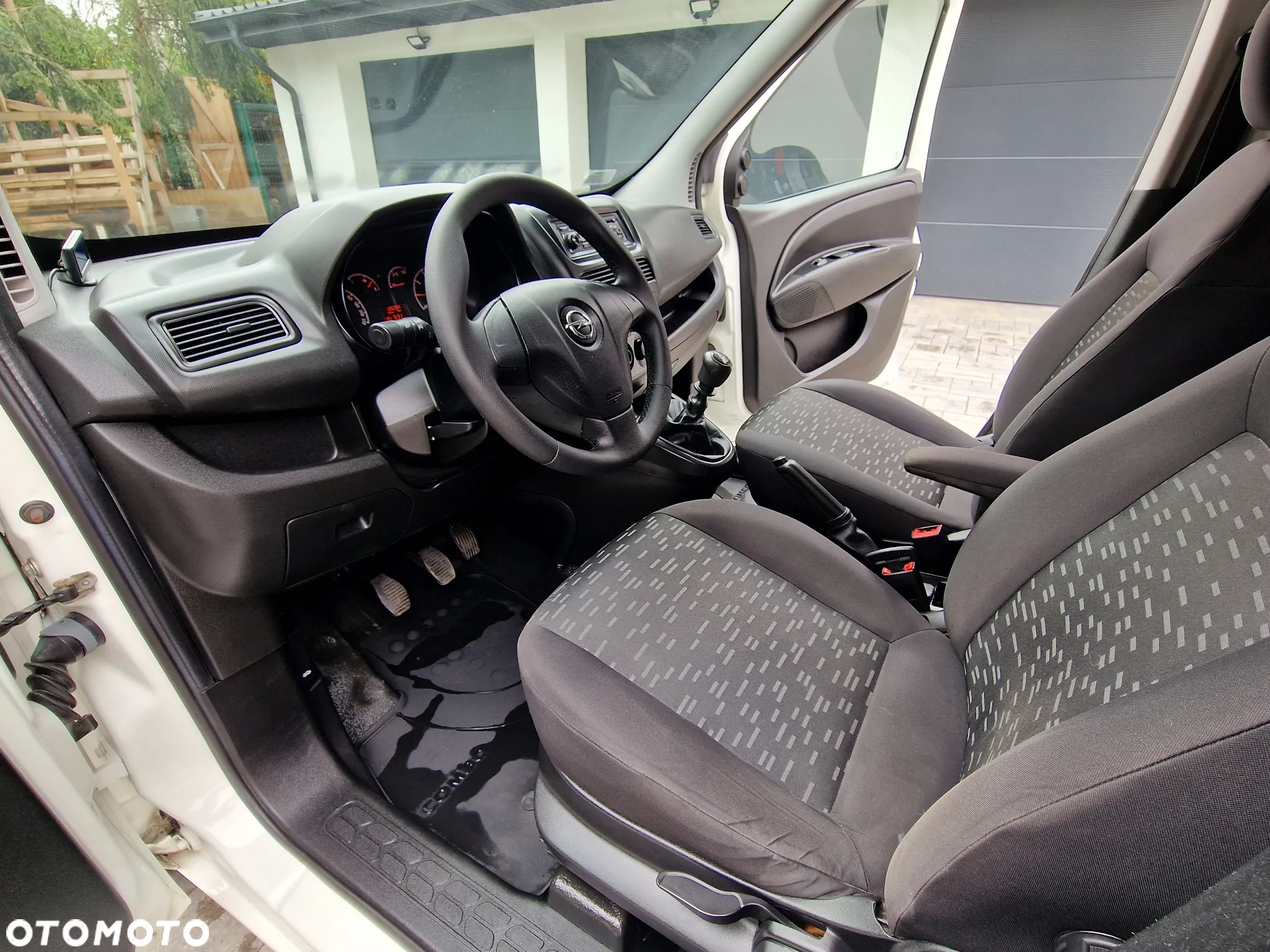 Opel COMBO - 17