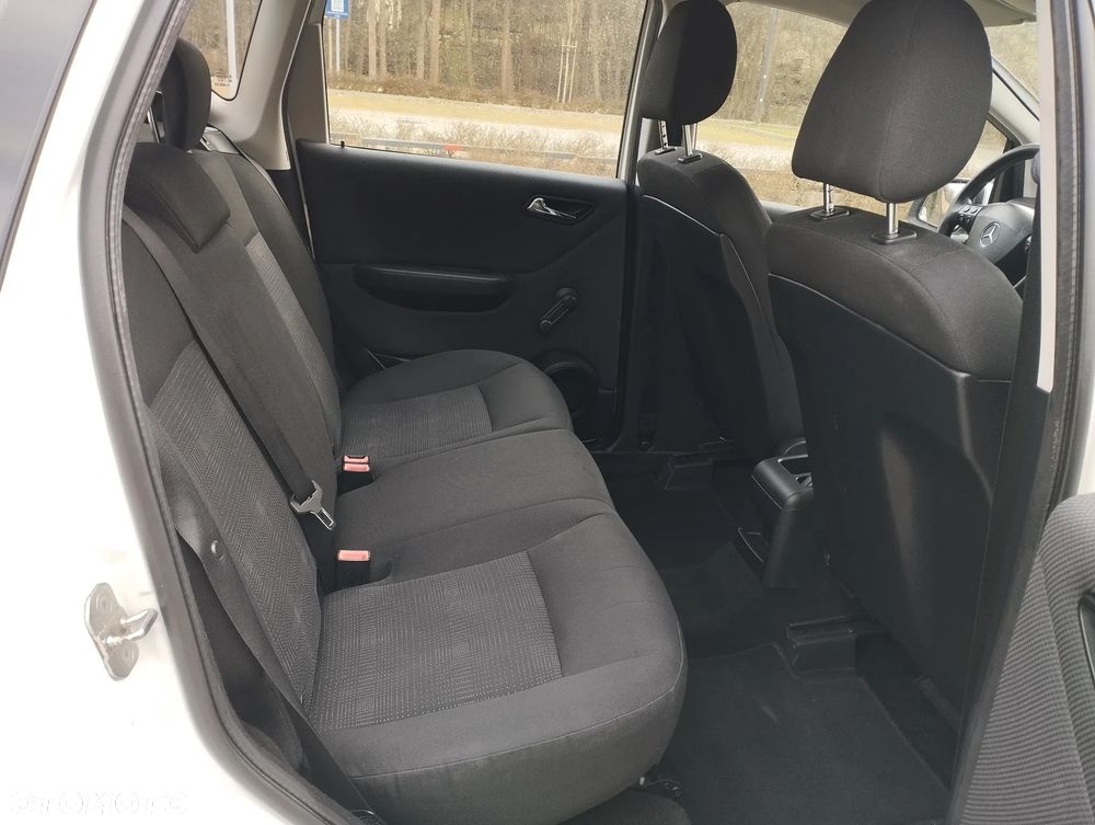 Mercedes-Benz Klasa A 160 CDI Elegance DPF BlueEFFICIENCY - 22