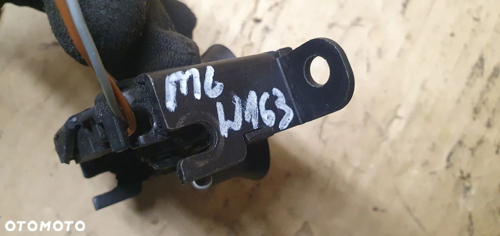 Zamek rygiel maski przód Mercedes ML W163 - 8