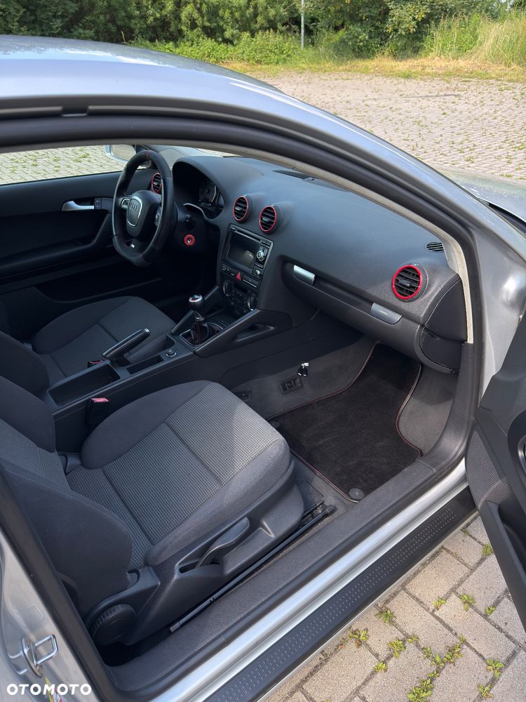 Audi A3 3-drzwiowe 1.6 FSI Ambiente - 13