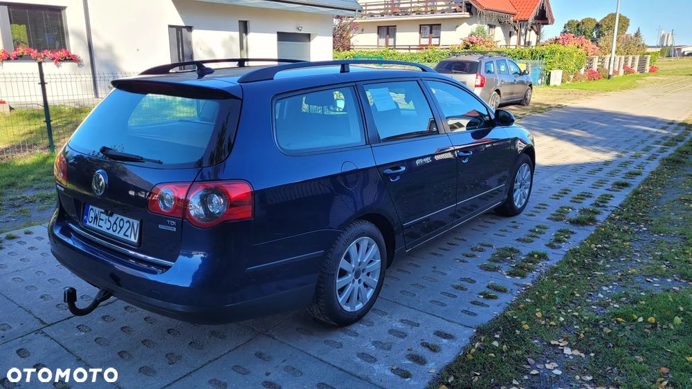 Volkswagen Passat 1.6 TDI DPF BlueMot Comfortline - 10