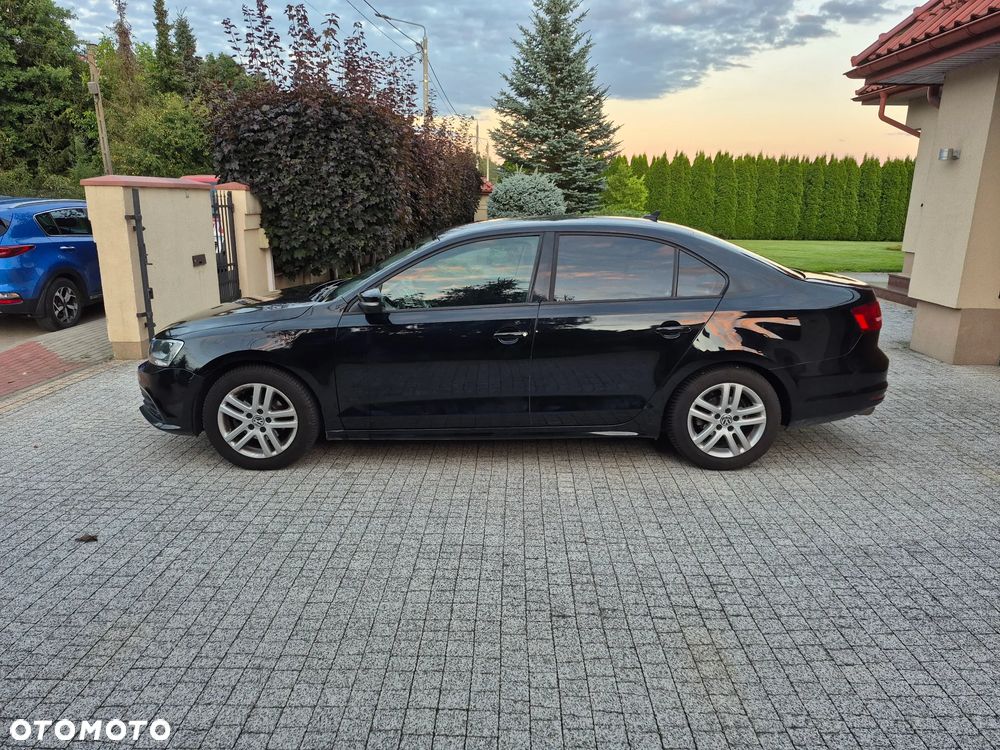 Volkswagen Jetta - 3