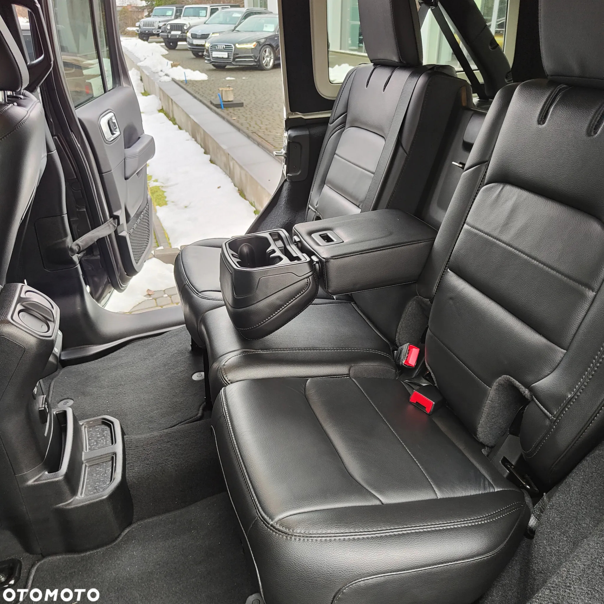 Jeep Wrangler Unlimited GME 2.0 Turbo Sahara - 30