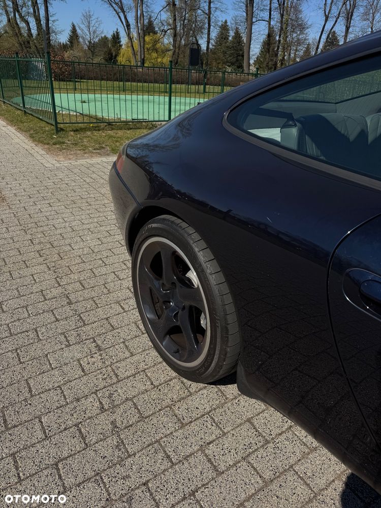 Porsche 911 Carrera 4 - 5