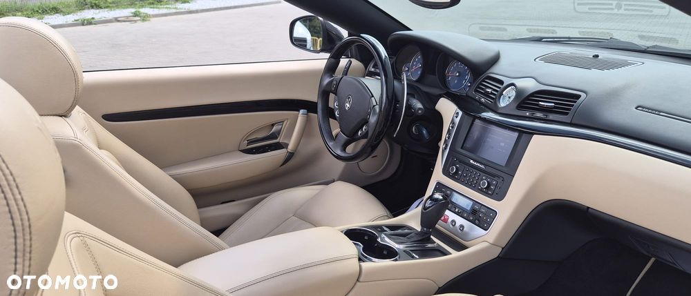 Maserati GranTurismo S Automatik - 25