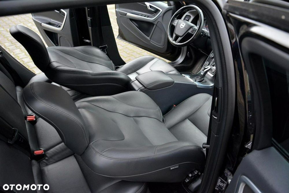 Volvo V60 D4 Geartronic Momentum Pro - 24