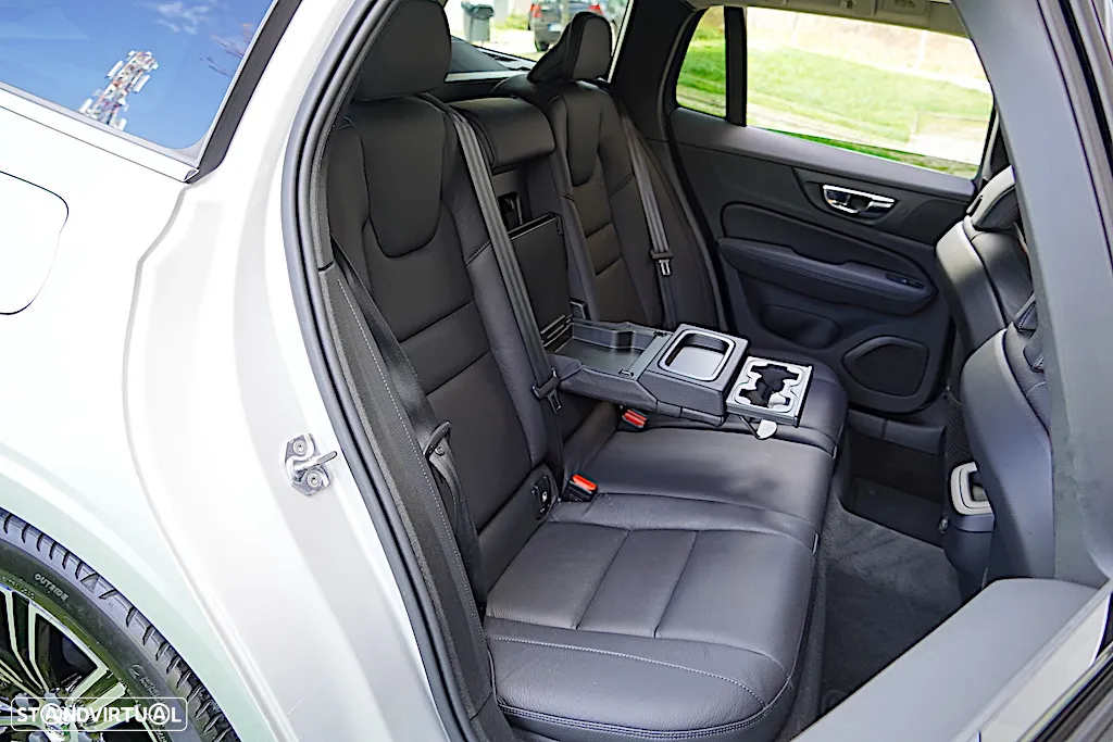Volvo V60 2.0 D4 Inscription Geartronic - 22