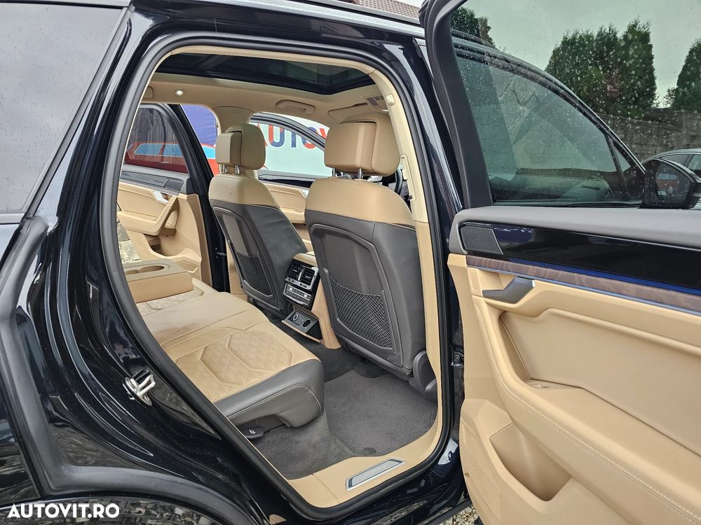 Volkswagen Touareg V6 TDI 4MOTION R-Line - 31