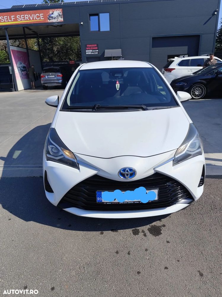 Toyota Yaris 1.5 VVT-i HSD Terra - 2