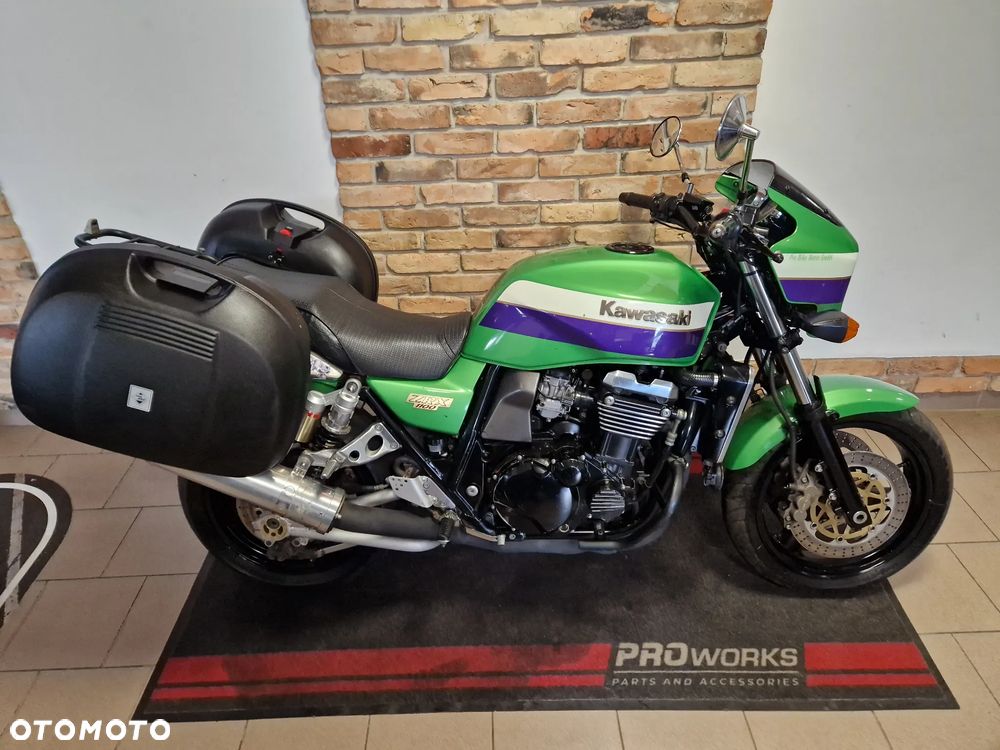 Kawasaki ZRX - 4