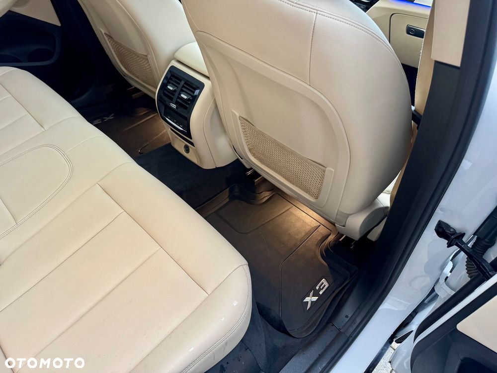 BMW X3 sDrive18d Advantage - 19