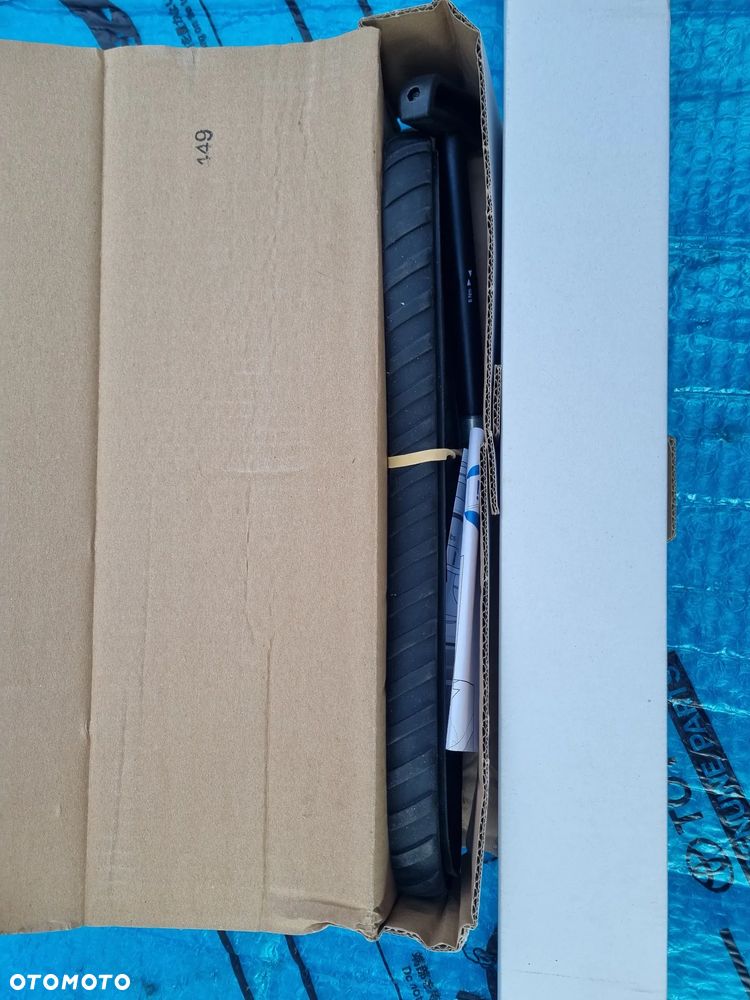 Oryginalne belki do bagażnika Audi Q5 - 3