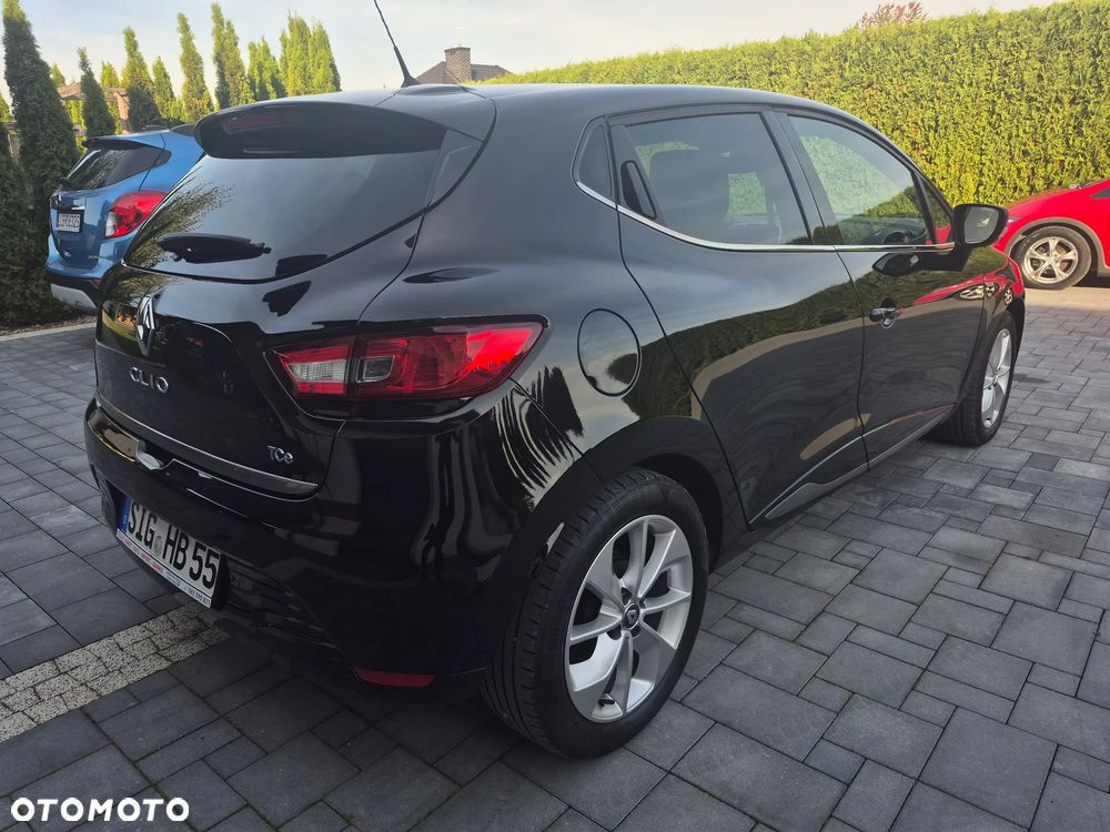 Renault Clio - 11