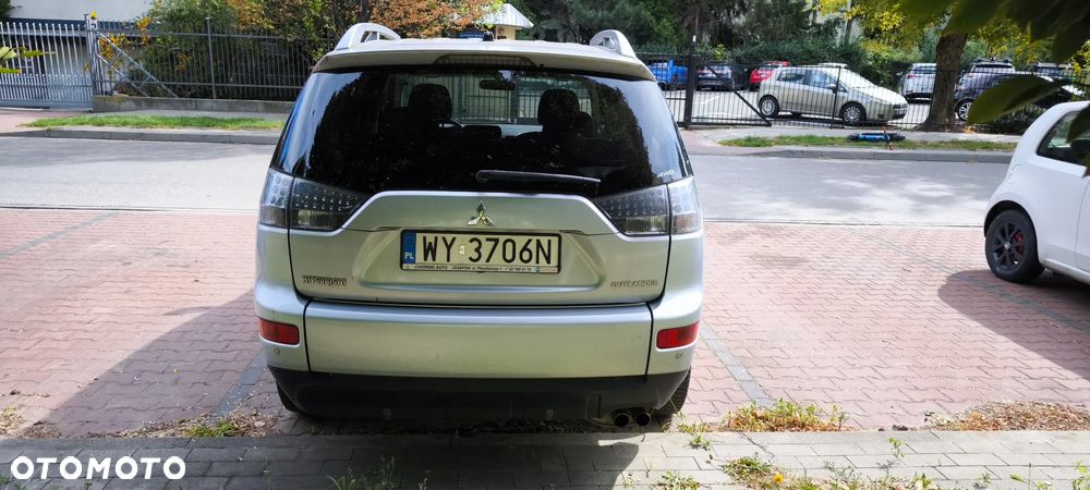 Mitsubishi Outlander 2.0 DID Intense + - 4