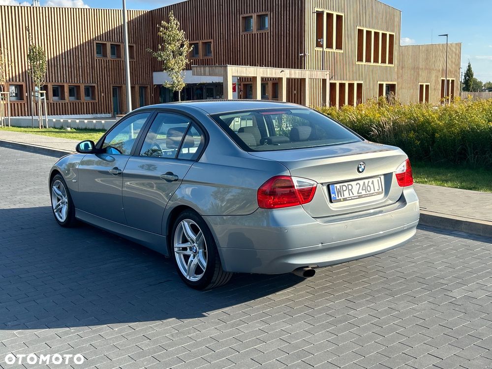 BMW Seria 3 320i - 7