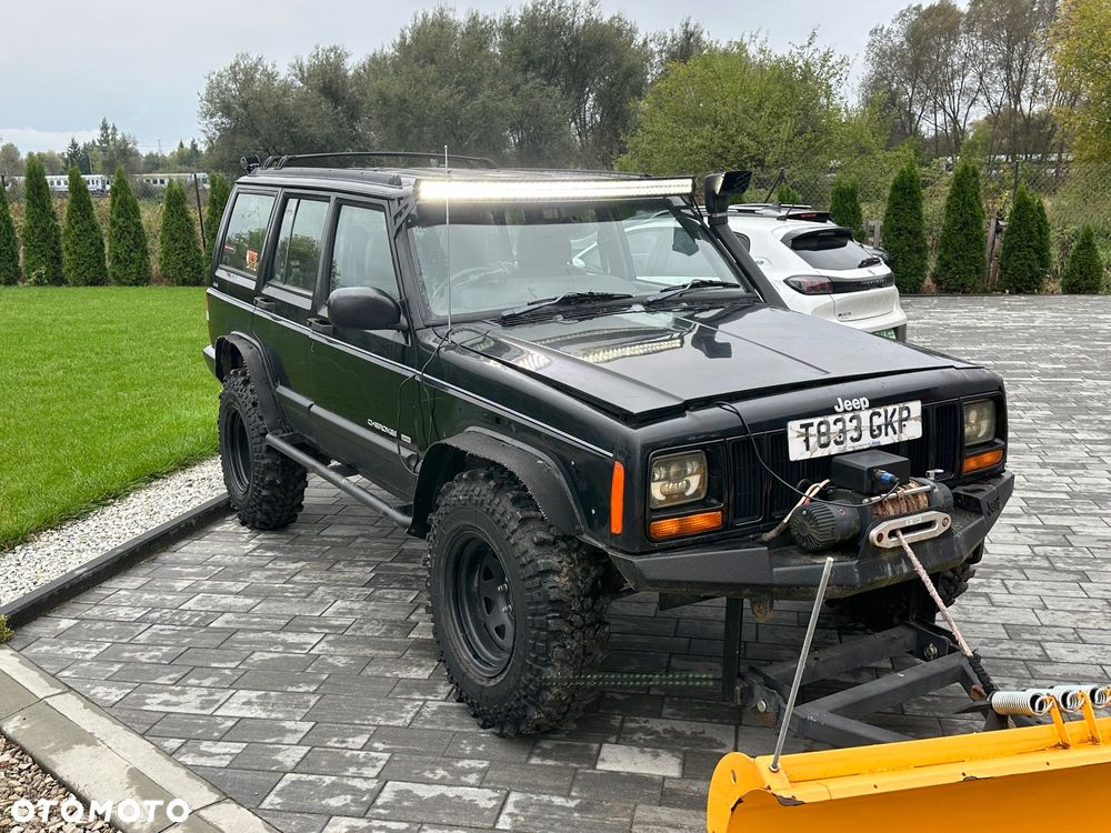 Jeep Cherokee 4.0 Limited - 23