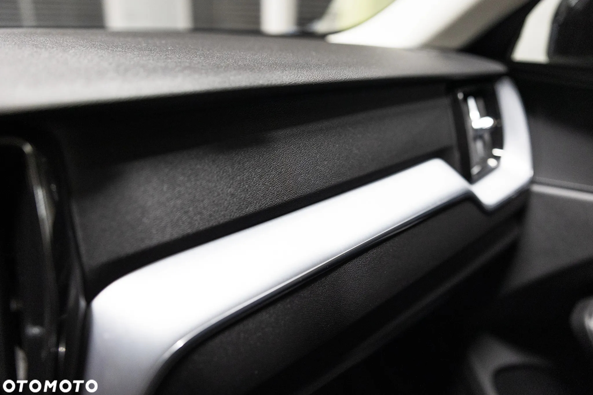 Volvo XC 60 B5 B AWD Ultimate Black Edition - 26