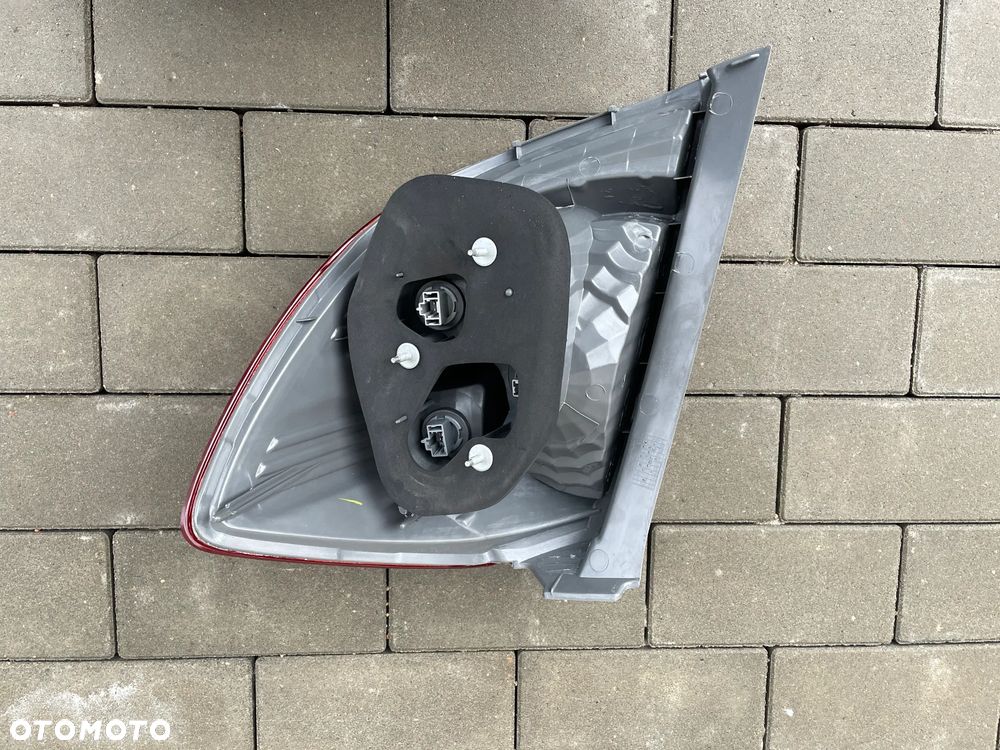 LAMPA TYLNA LEWA HONDA JAZZ  2007-2011 - NOWA - 2