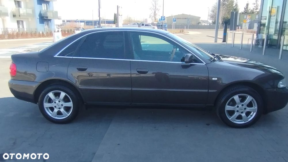 Audi A4 Limousine - 27