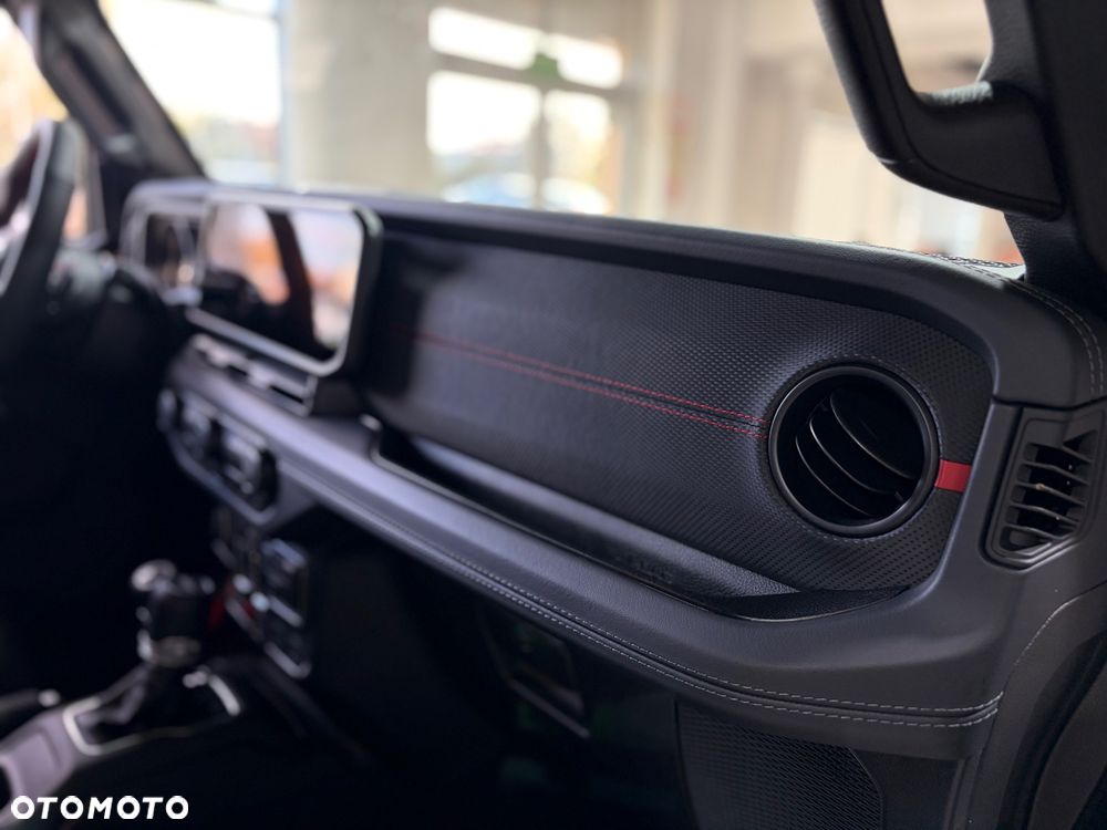 Jeep Wrangler - 24